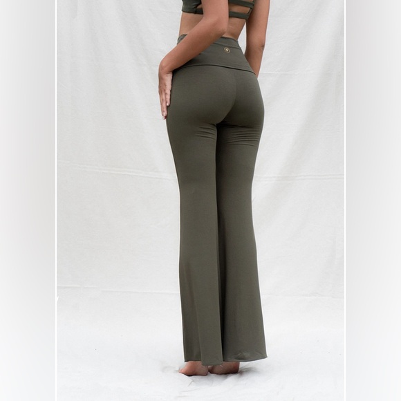 NWT Indigo Luna Agni Flares Tall Size Small Women’s Yoga Pants - Picture 3 of 6